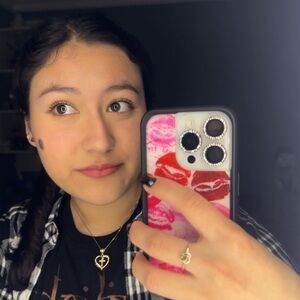 Meet your Posher, Alejandra